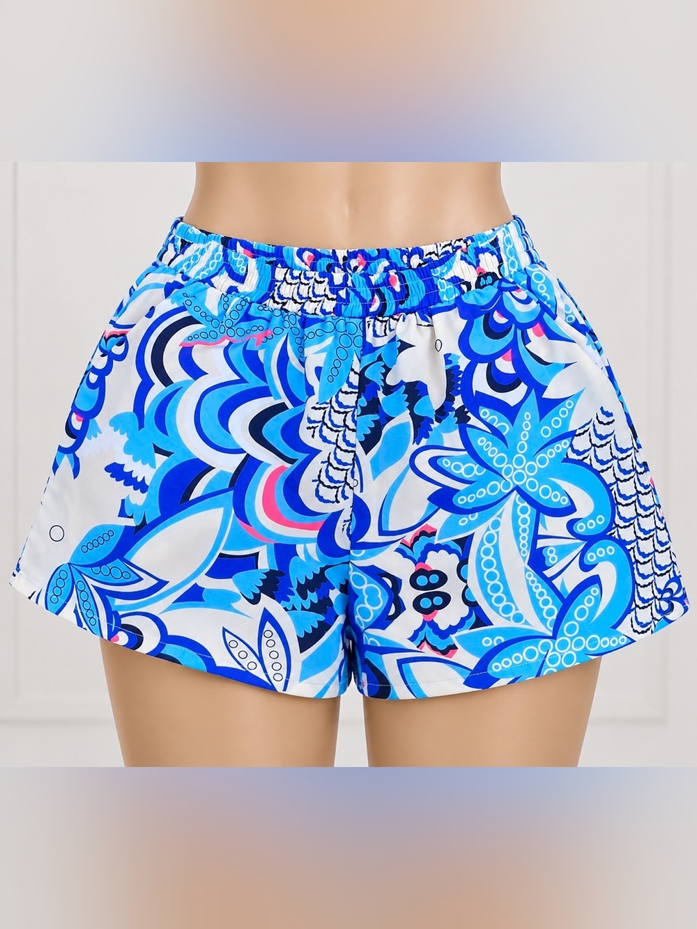 PRETTY LITTLE THING Shorts size 4